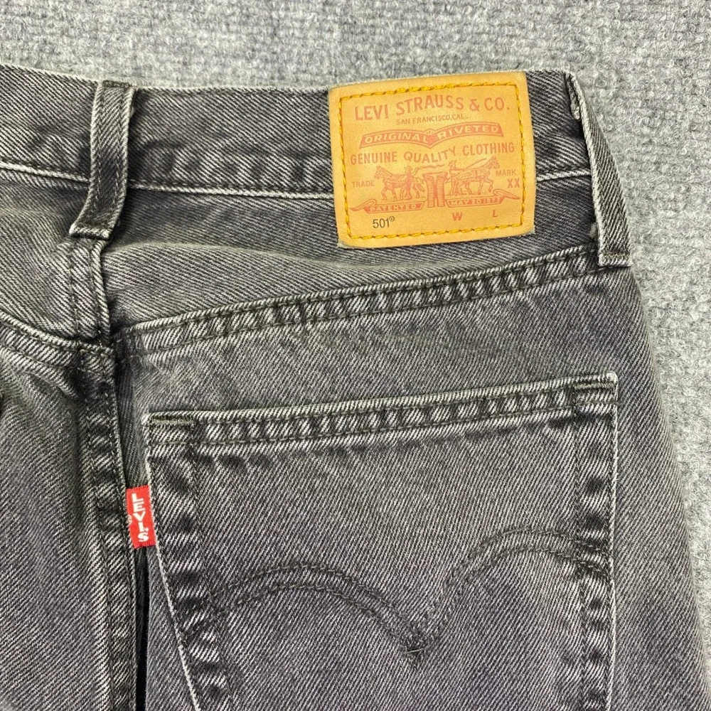 Levis 501 Premium Womens Faded Black Straight Leg Jeans Sz 26 Button Fly Grunge